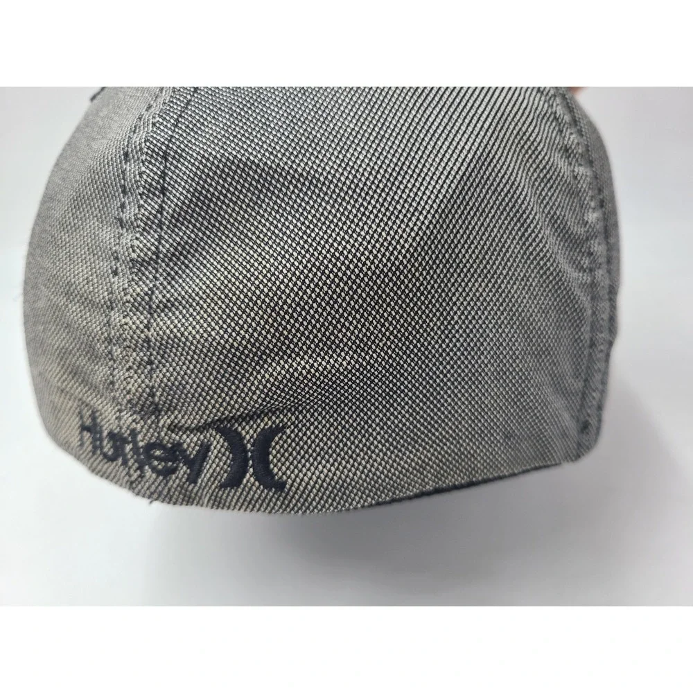Hurley Flex Fitted (Seems M-L) Hat Cap Surf Skate Skateboard Logo Men Gray Black